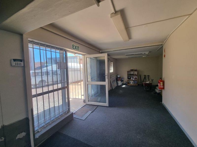 To Let commercial Property for Rent in Newton Park Eastern Cape